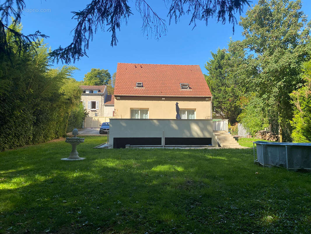 Maison à MEZY-SUR-SEINE