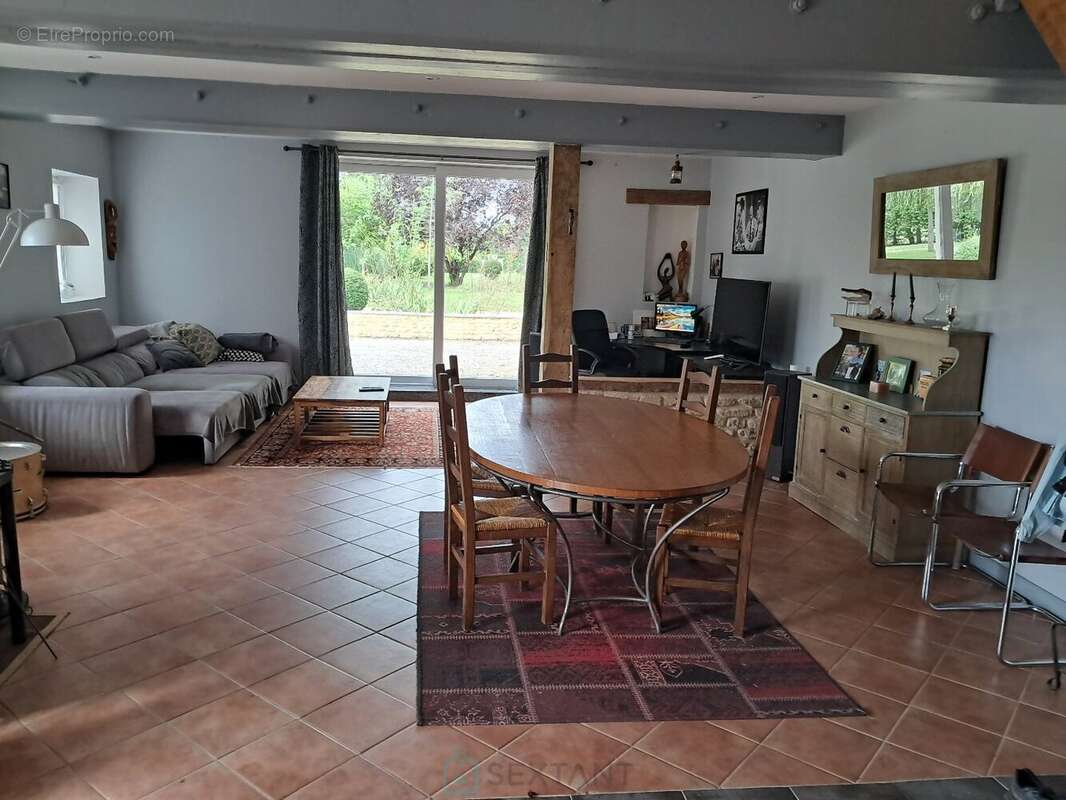 Maison à SAINT-PIERRE-SUR-DIVES