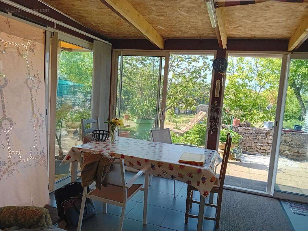 Immeuble 9 pièces  2 maisons - photo 7