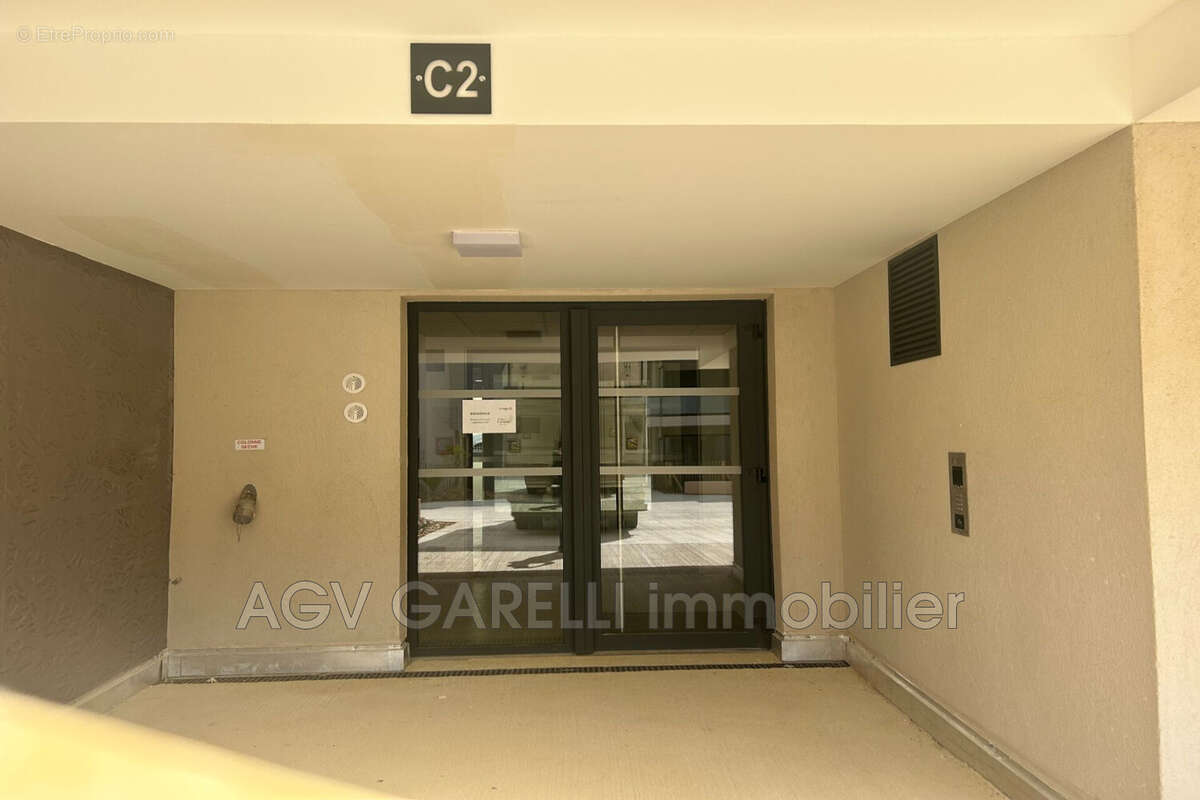 Appartement à HYERES