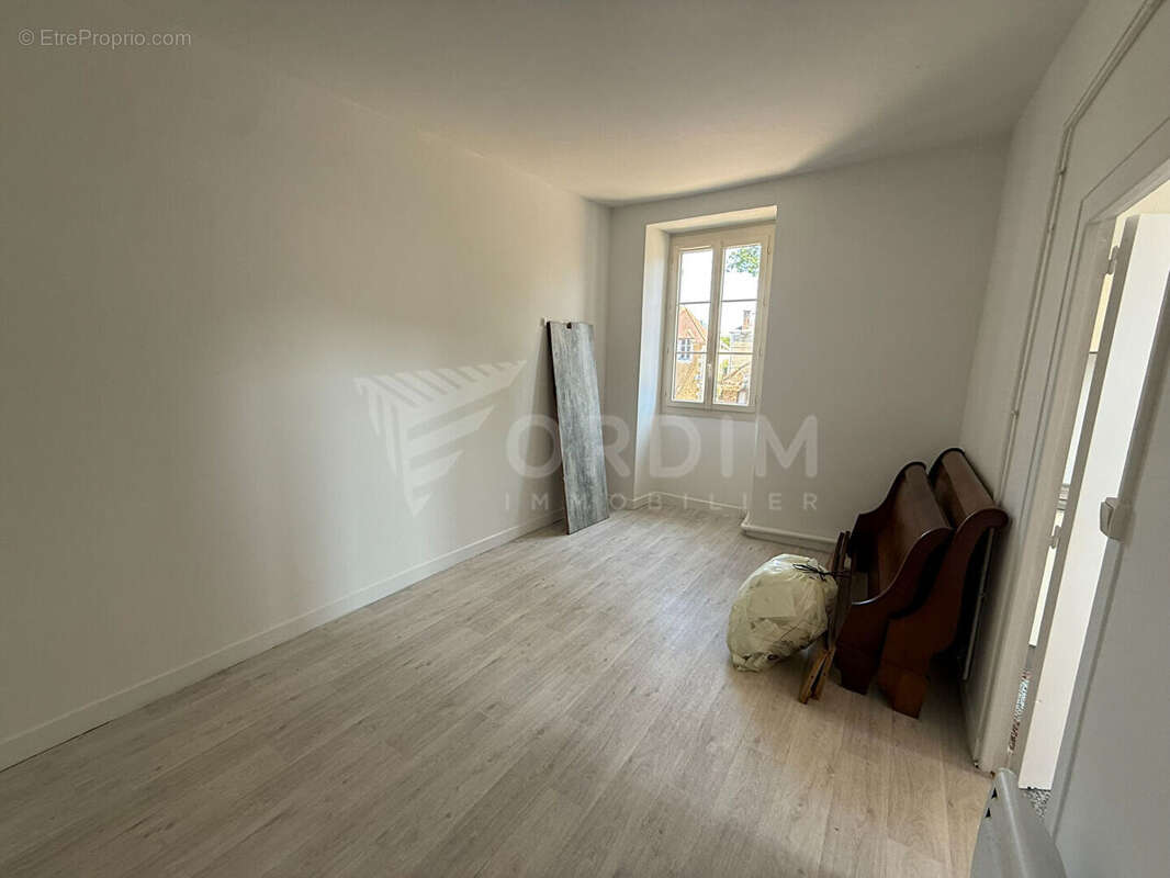 Maison à SAINT-SAUVEUR-EN-PUISAYE