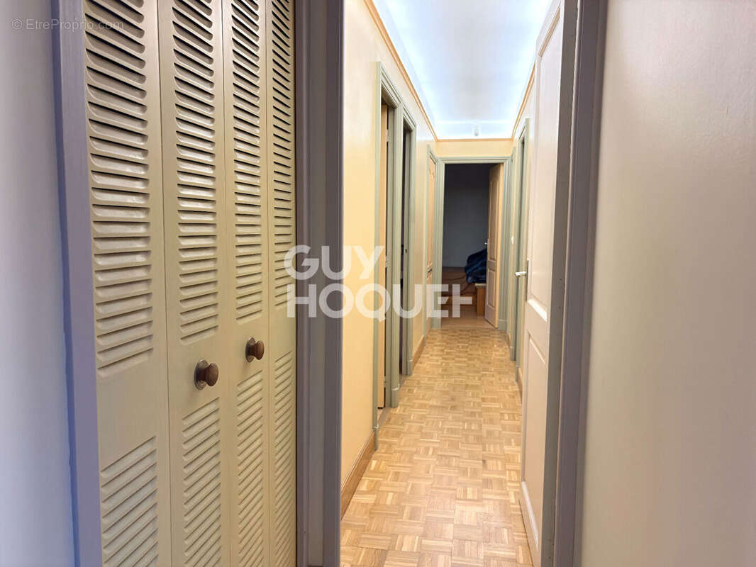 Maison à SAINT-PIERRE-DU-PERRAY