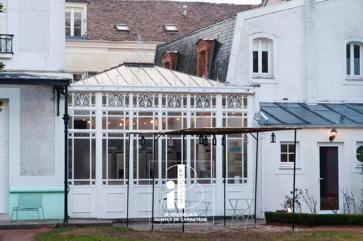 Maison à FONTAINEBLEAU