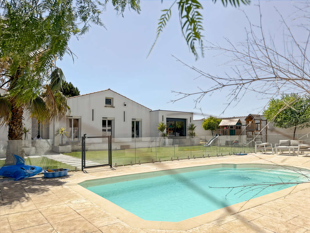 Maison à MAUGUIO
