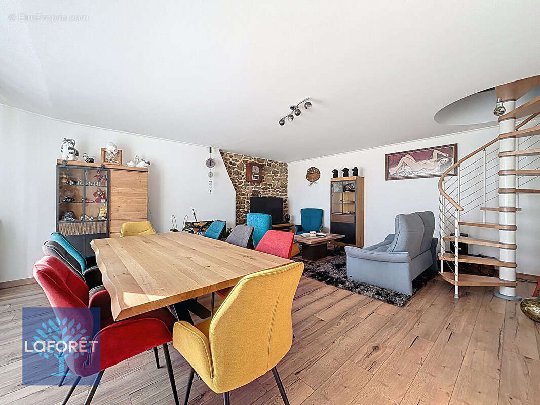 Maison à SAINT-BRICE-EN-COGLES