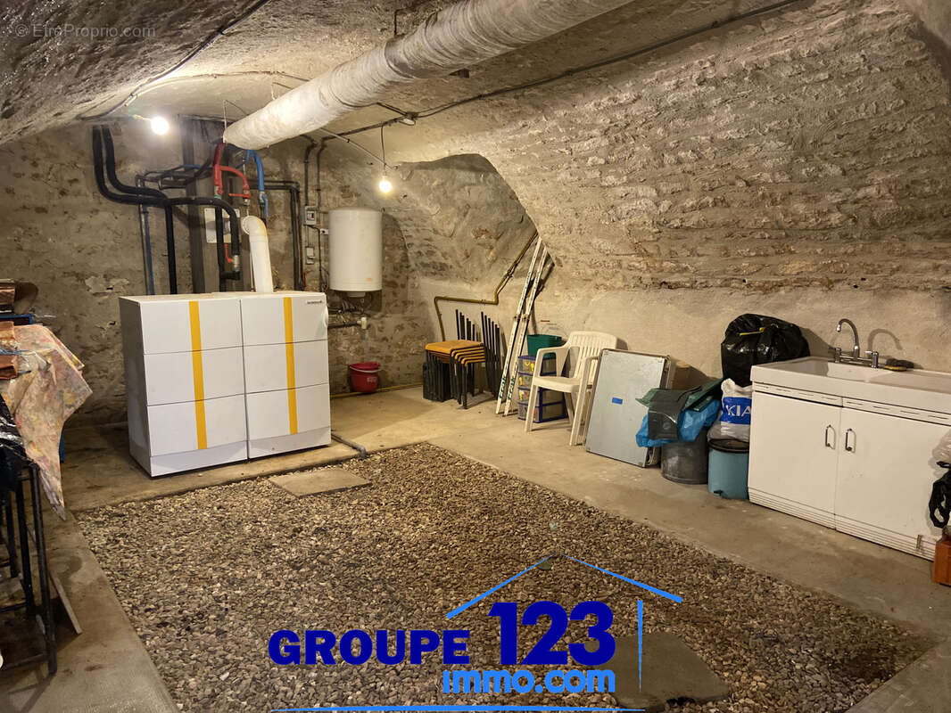 À Charentenay, découvrez cette maison pleine de potentiel ! - photo 24