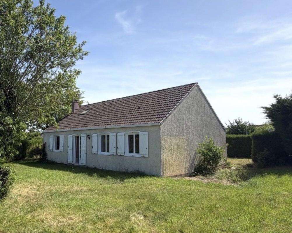 Maison 91 m² à Saint-Lubin-Des-Joncherets  - photo 2