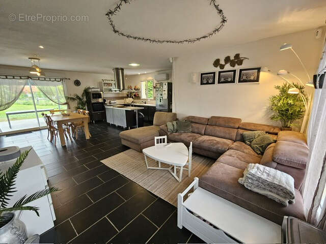 Maison à ESCUROLLES