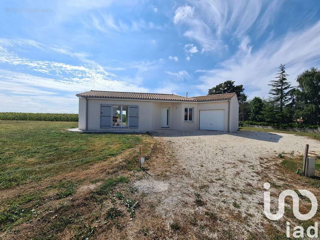 Photo 2 - Maison à LES ESSARDS