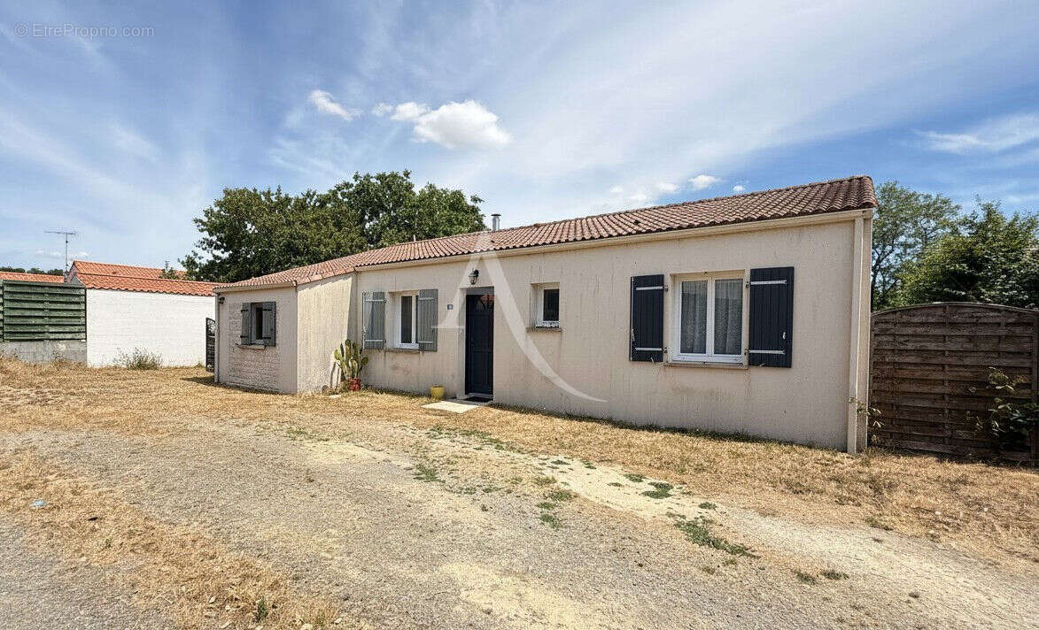 Fougere maison a vendre en exclusivite amanda de 101 m² - photo 8