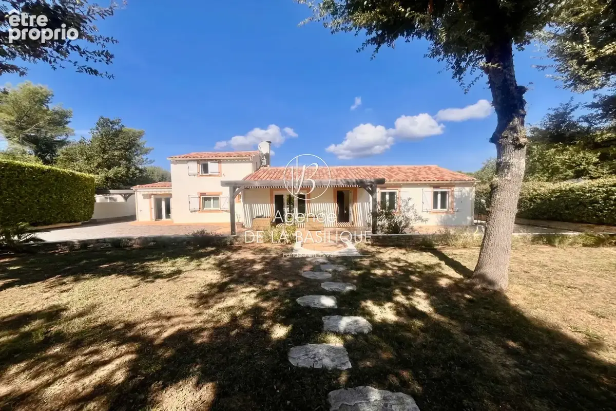Photo Maison à Nans-Les-Pins au prix de 785 000€