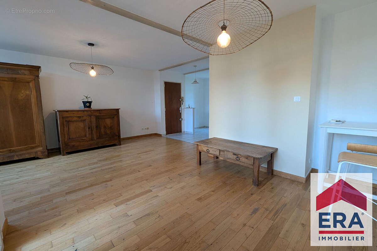 Appartement à PIERRELATTE