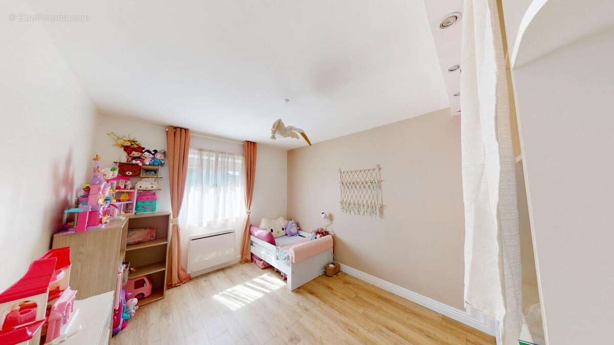 Maison à PONTAULT-COMBAULT