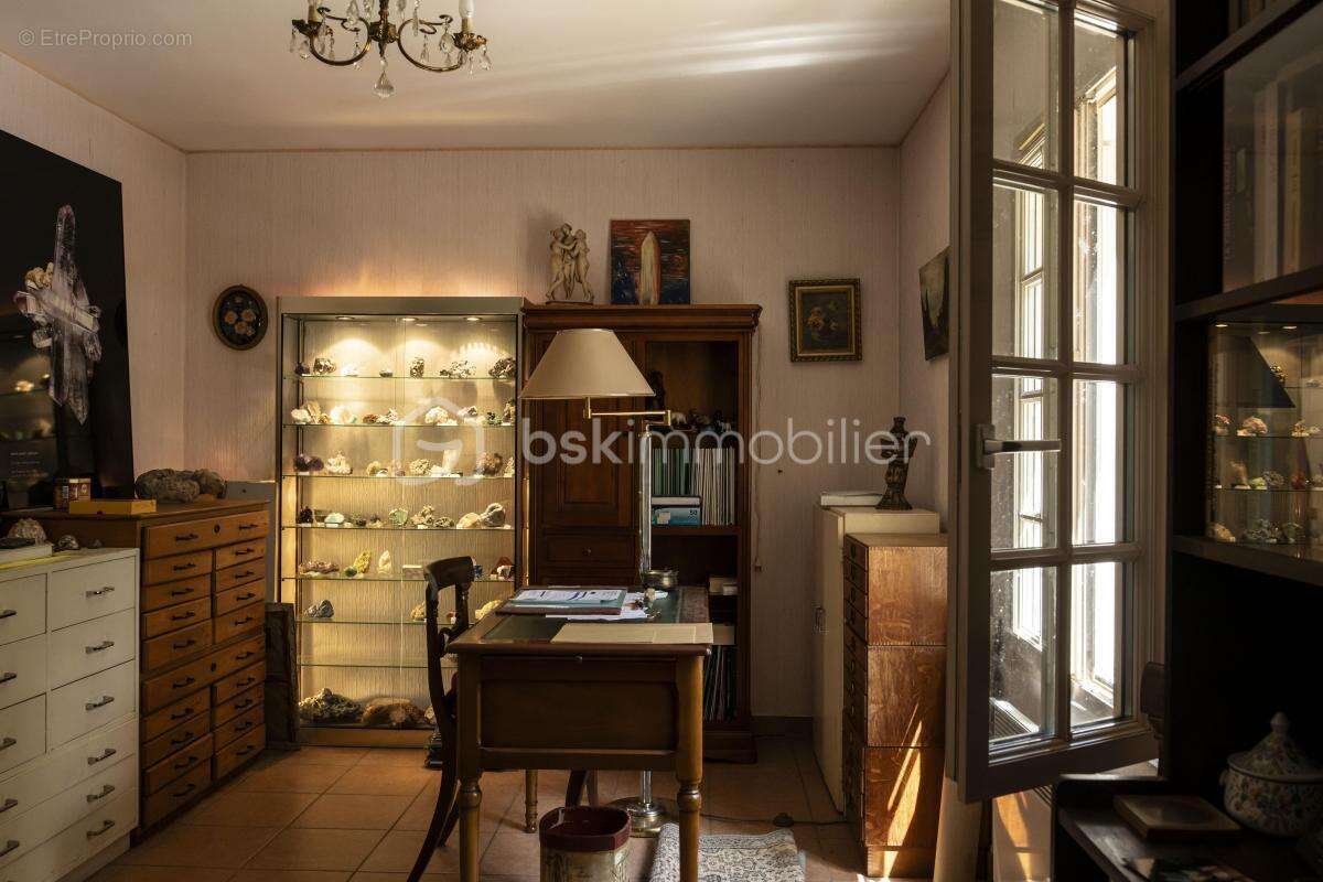 Maison de charme au calme – Le Grand-Lucé – Grand jardin, authenticité et potentiel à révéler - photo 2