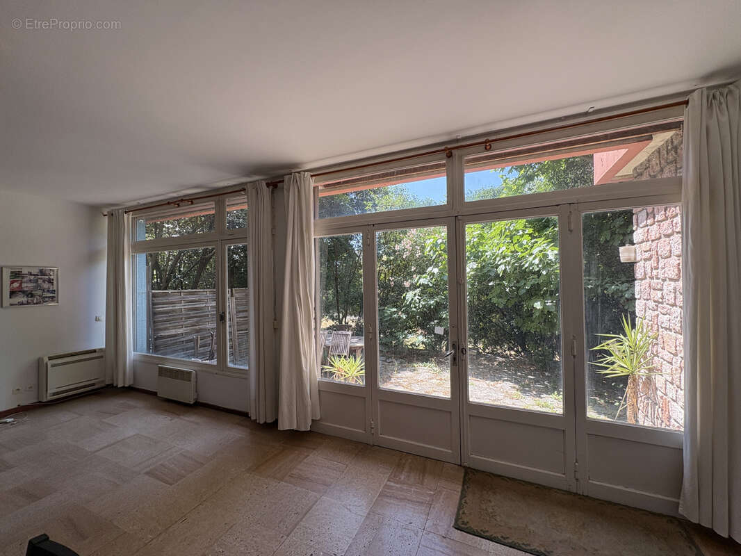 Montpellier Arceaux. Appartement bourgeois avec jardin privatif, terrasses & parking.. - photo 11