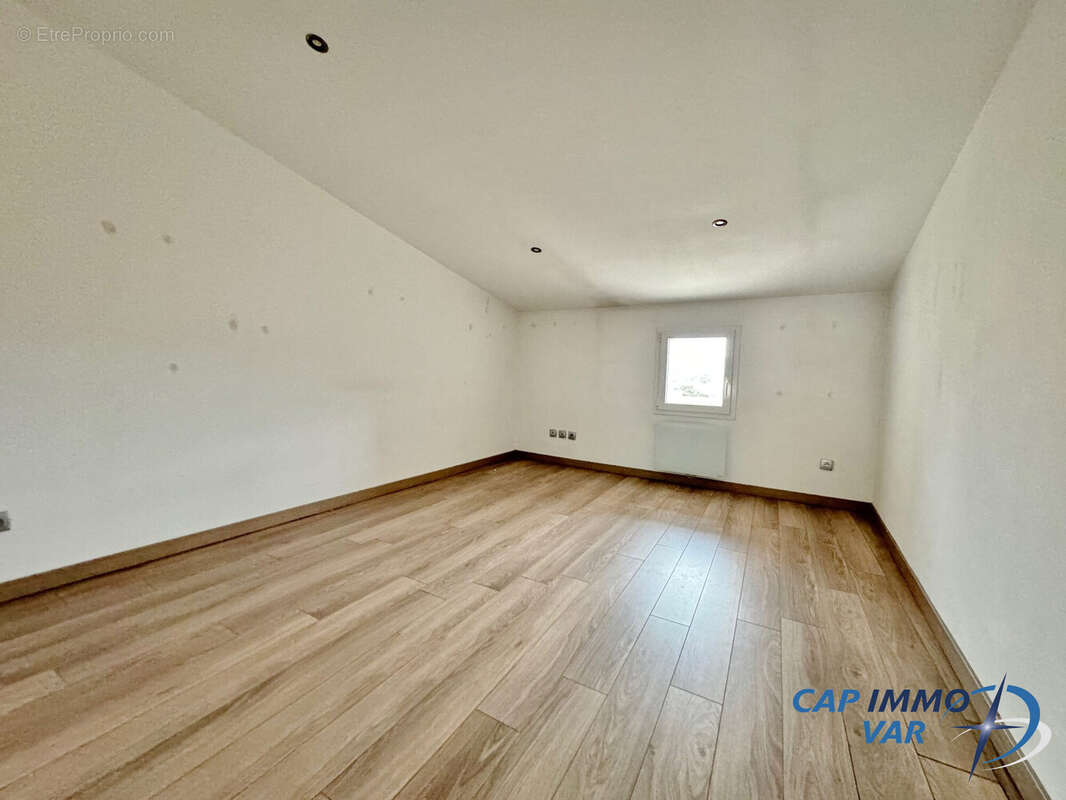 Appartement à LE BEAUSSET