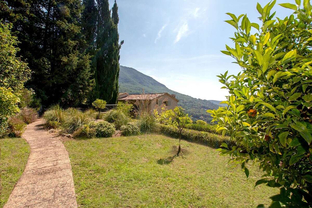 Maison à LE BAR-SUR-LOUP