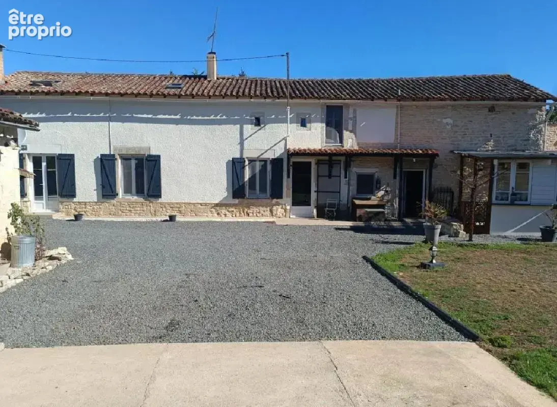 Maison 7 pièces 205 m² à vendre à Sauze-Vaussais (79110) - photo 1