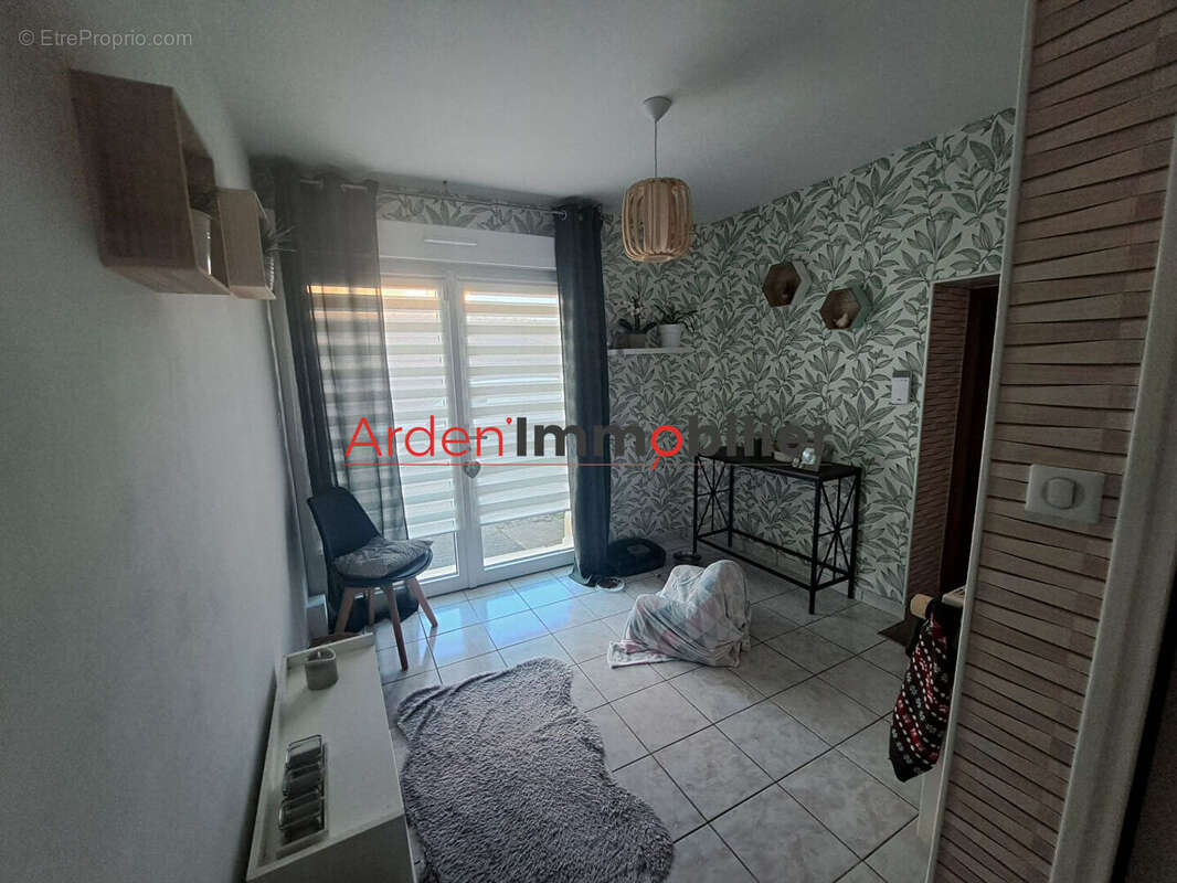 Maison à AMBLY-FLEURY