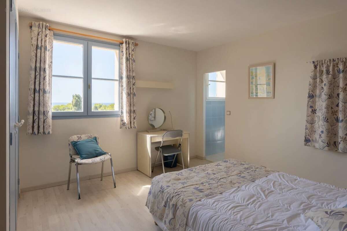 Maison à CARQUEIRANNE