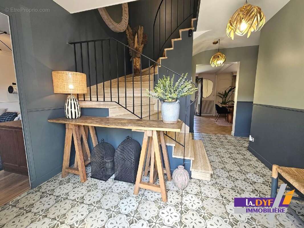 Maison 145 m² à Coubron  - photo 2