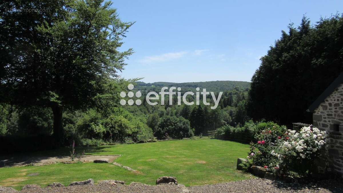 Maison à SAINT-SEVER-CALVADOS