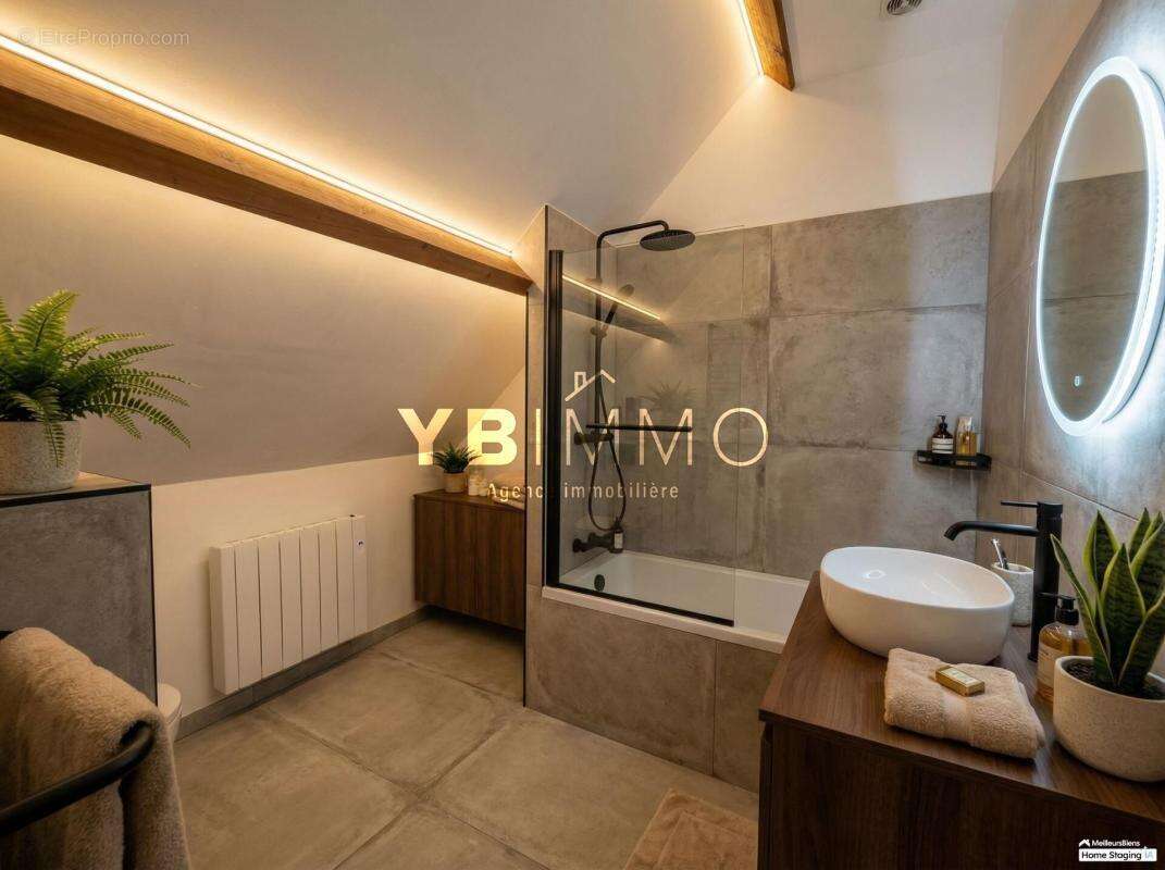 Maison à VIEILLE-EGLISE-EN-YVELINES