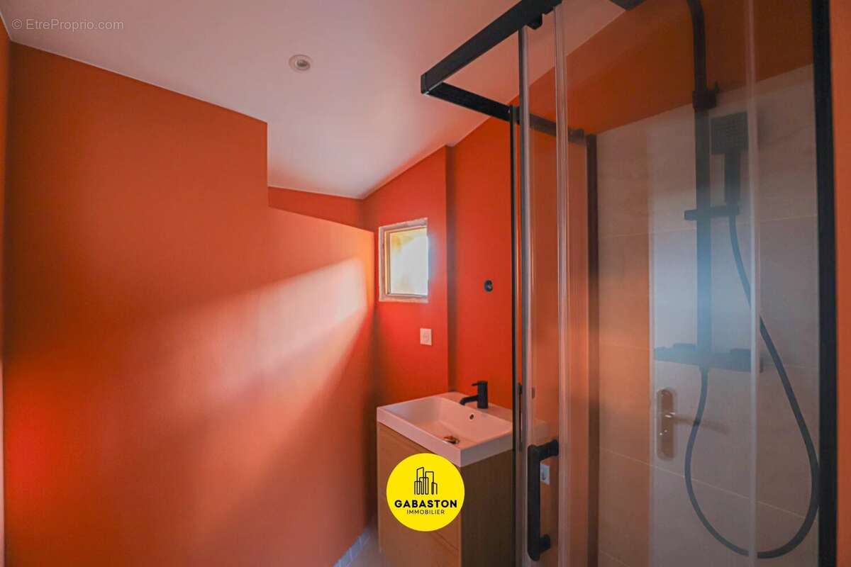 Appartement à MARSEILLE-1E