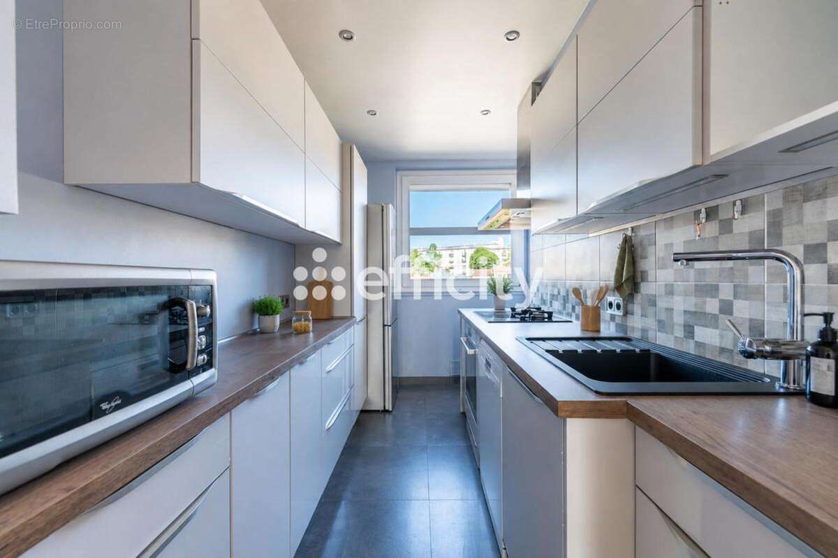 Appartement à SURESNES
