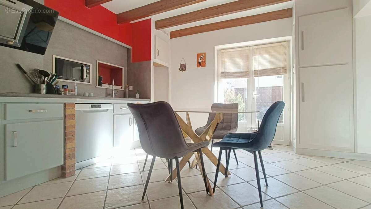 Maison à CHARRAIS