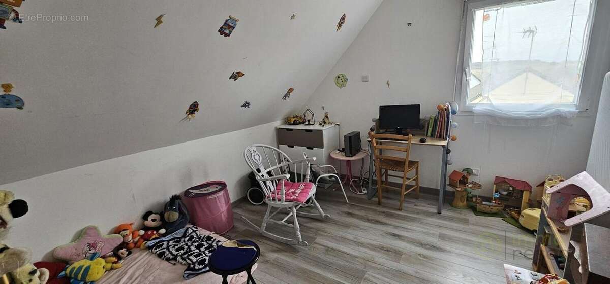 Maison 111 m² à Pierrepont-Sur-Avre  - photo 9
