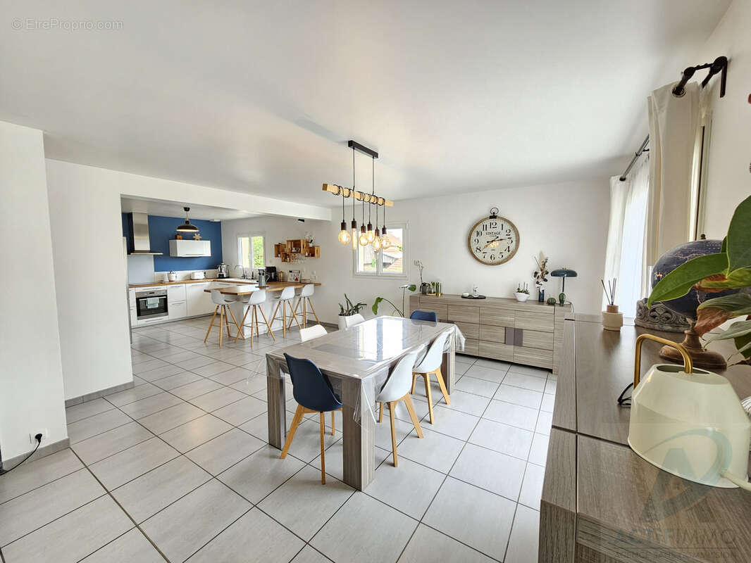 Maison à LA CHAPELLE-BICHE