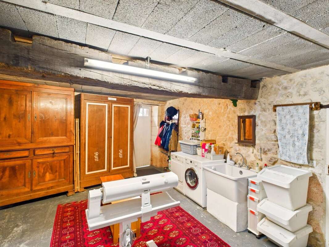 Maison à NANTEUIL-AURIAC-DE-BOURZAC