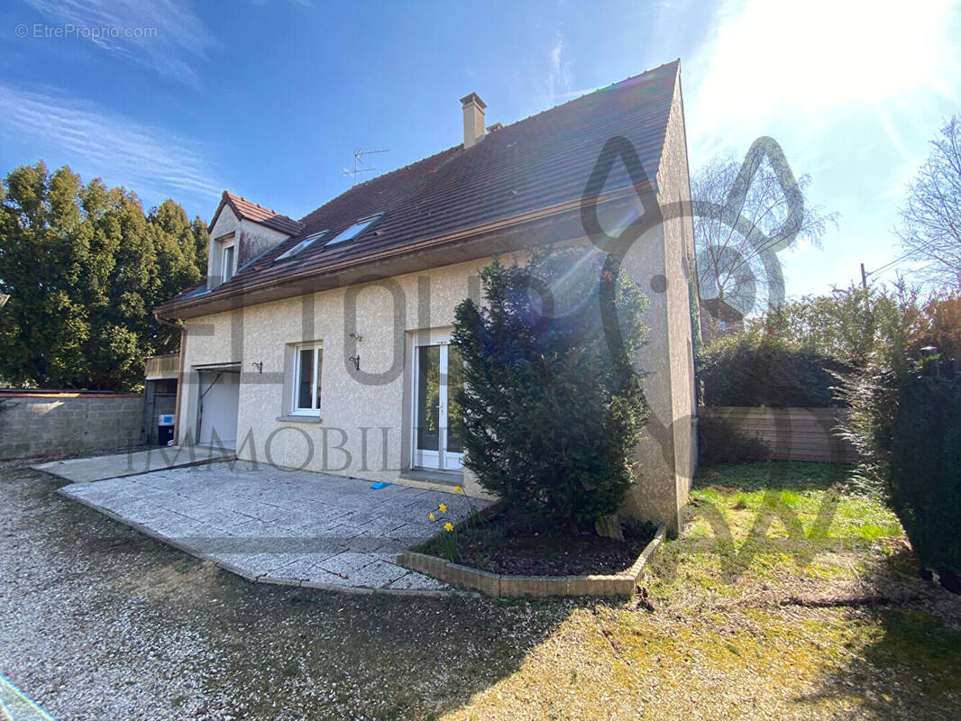 Maison à FAREMOUTIERS