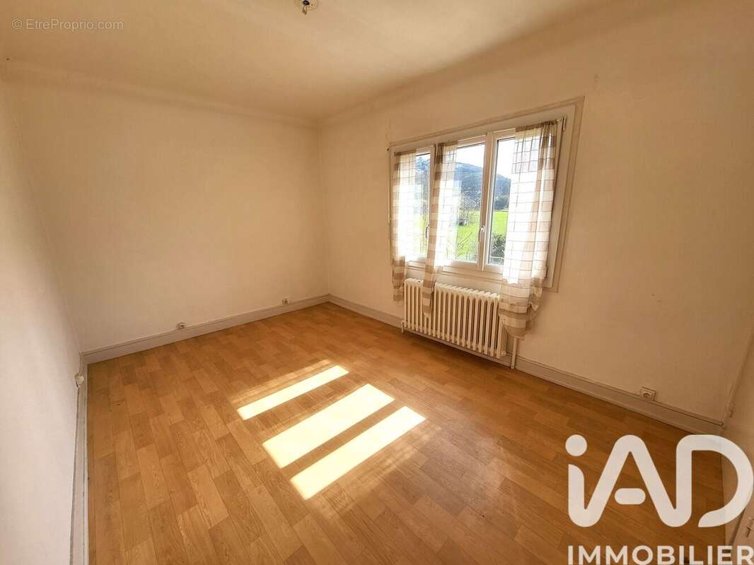 Photo 5 - Maison à SAINT-JUST-SAINT-RAMBERT