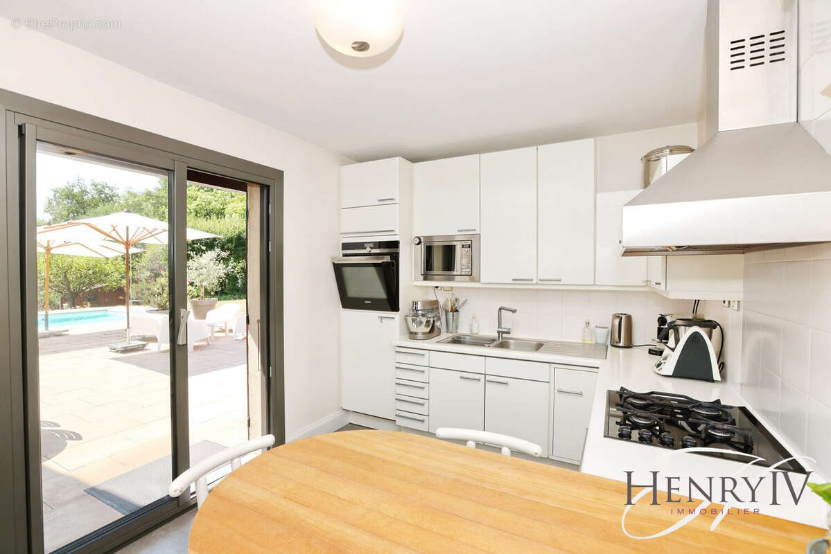 Maison 130 m² à Saint-Ismier  - photo 8