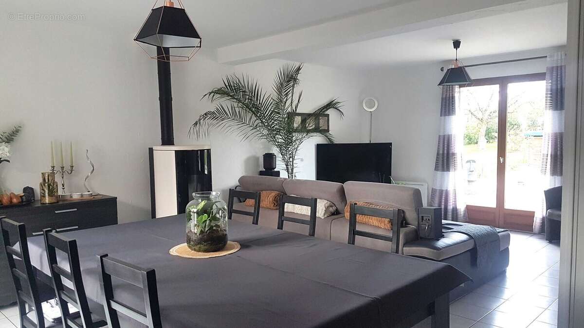 Maison à CHATEAUNEUF-SUR-SARTHE