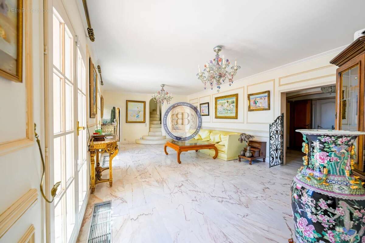 Maison à VALLAURIS