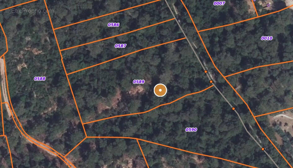 Terrain à CARNOULES