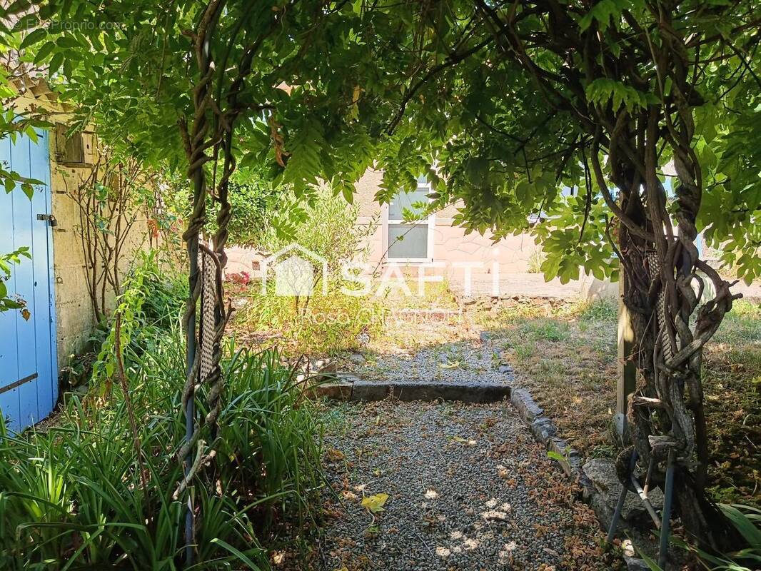 Photo 1 - Maison à LE BUSSEAU