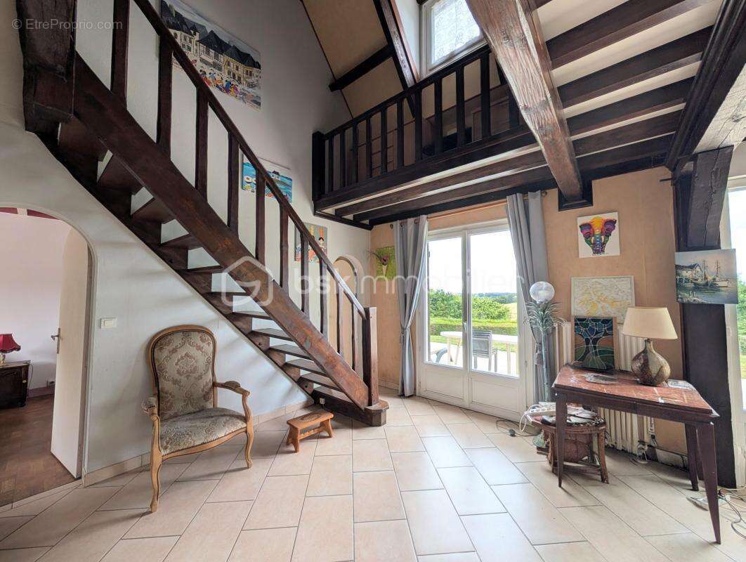 Demeure familiale de 171 m², dépendances et chapelle sur un parc de 5100 m² - photo 9