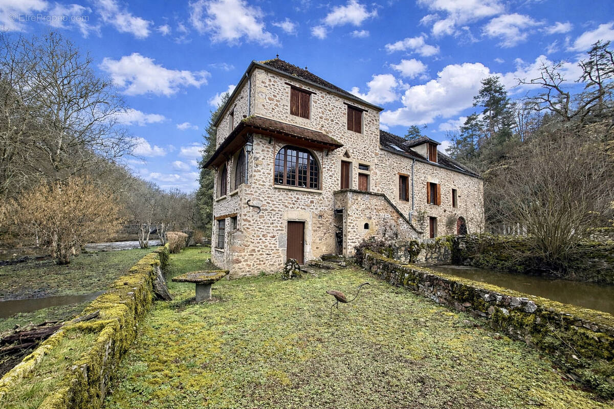 Maison à AVALLON