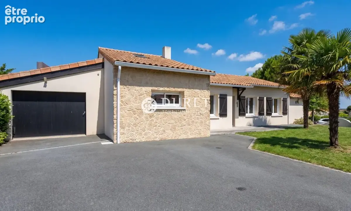 Maison 7 pièces 210 m² à vendre à Le Longeron (49710) - photo 2