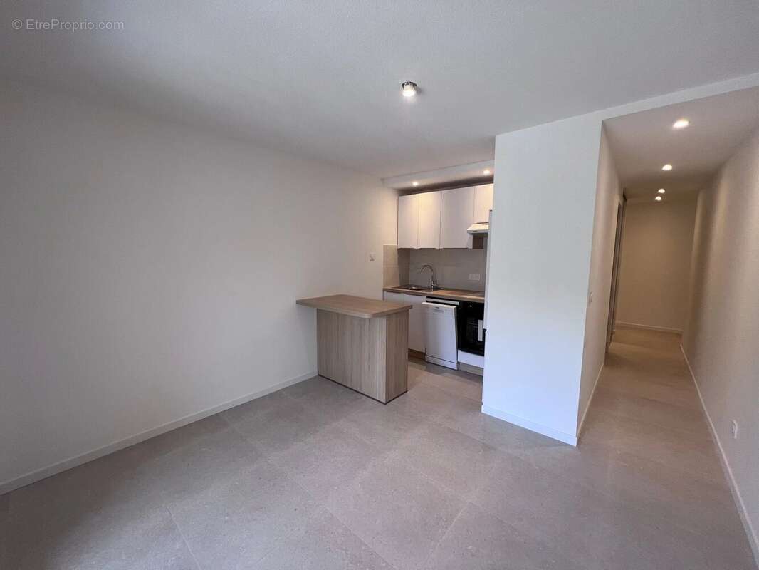 Appartement à LA LONDE-LES-MAURES