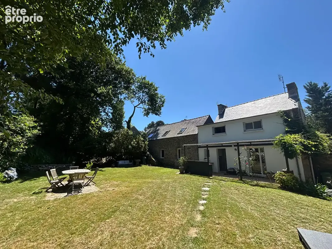 Photo Maison à Plougourvest au prix de 344 850€