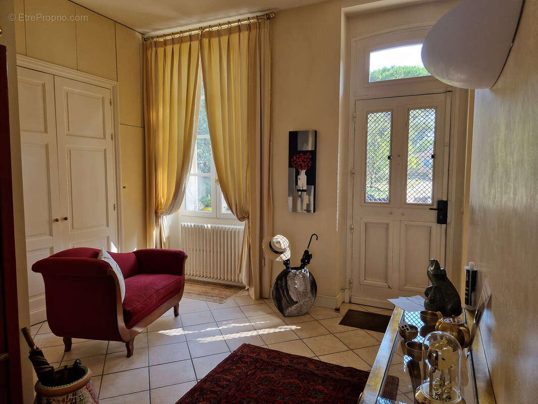 Magnifique Maison de Maître qui surplombe le Lot / Cave voûtée exceptionnelle / Parc paysagé / Piscine au Sel - photo 6