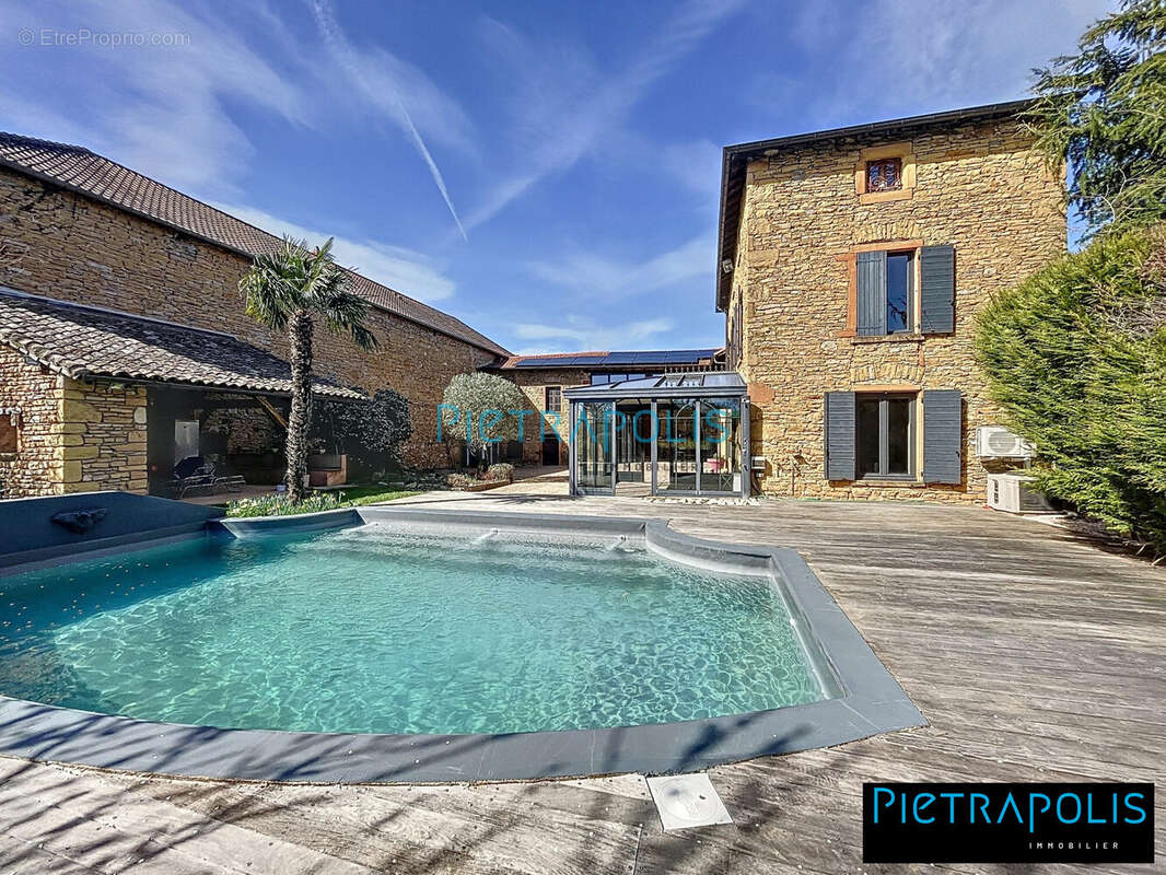 Maison 281 m² à Marcy  - photo 2