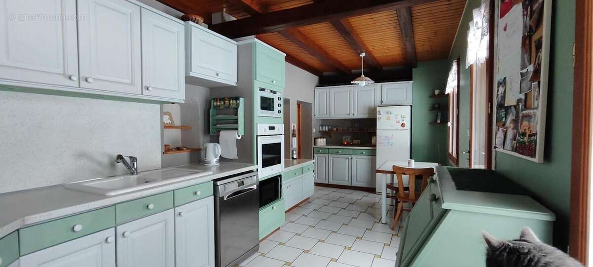 Maison à ROUGEMONT-LE-CHATEAU