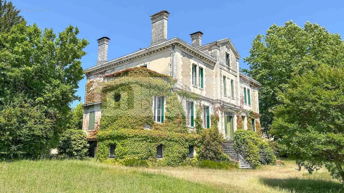 Maison à ONESSE-ET-LAHARIE