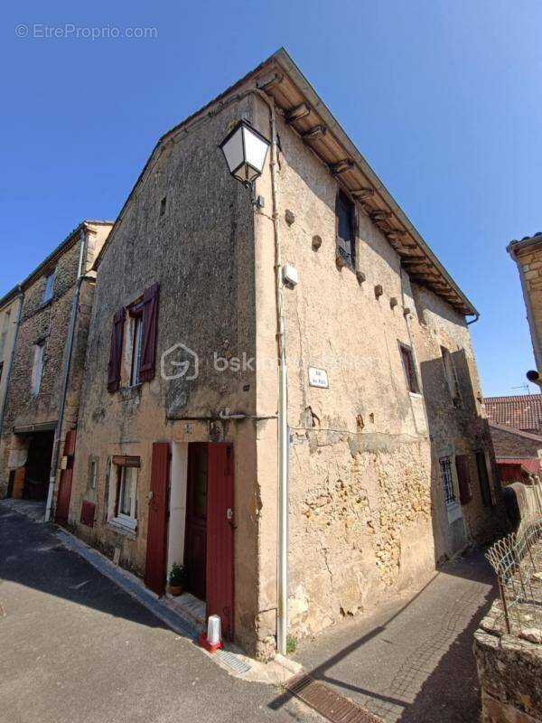 Vends Maison de 81 m2, à 2 pas du Centre Ville de Belvès, avec Cour / Patio - photo 11